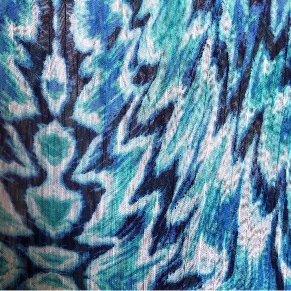 Violet + Claire v neck tank top semi sheer aqua and navy kaleidoscope pattern M - Picture 5 of 8